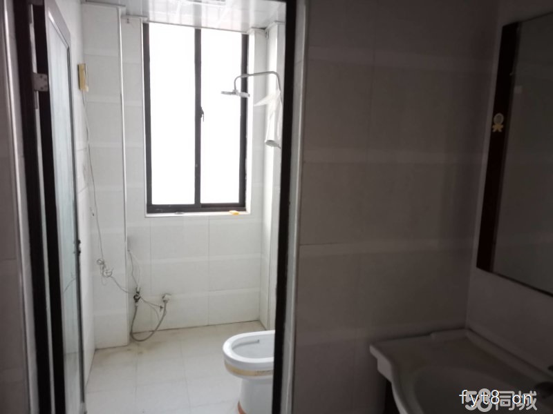 诚心出售 欧陆花苑 满五年 可随时过户 可以按揭 采光极好