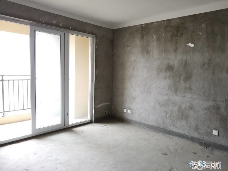 金马中央公馆 118平 72万 急卖 4个房间房 玉泉学校